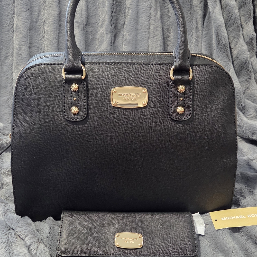 Michael Kors Black Pebbled Leather Handbag and Wallet Set